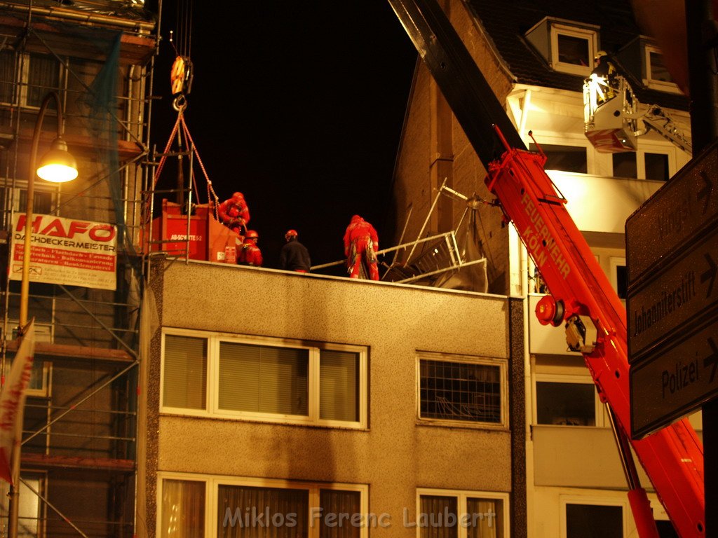 Sturm 3 Geruest droht auf die Strasse zu stuerzen Koeln Kalk Kalker Hauptstr   P252.JPG